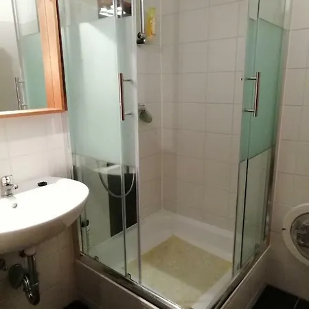 B10rooms